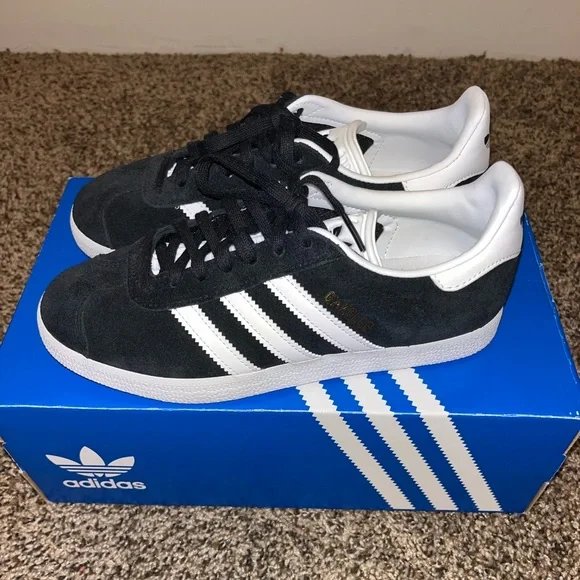 Black and White Adidas Gazelle - Picture 4 of 6